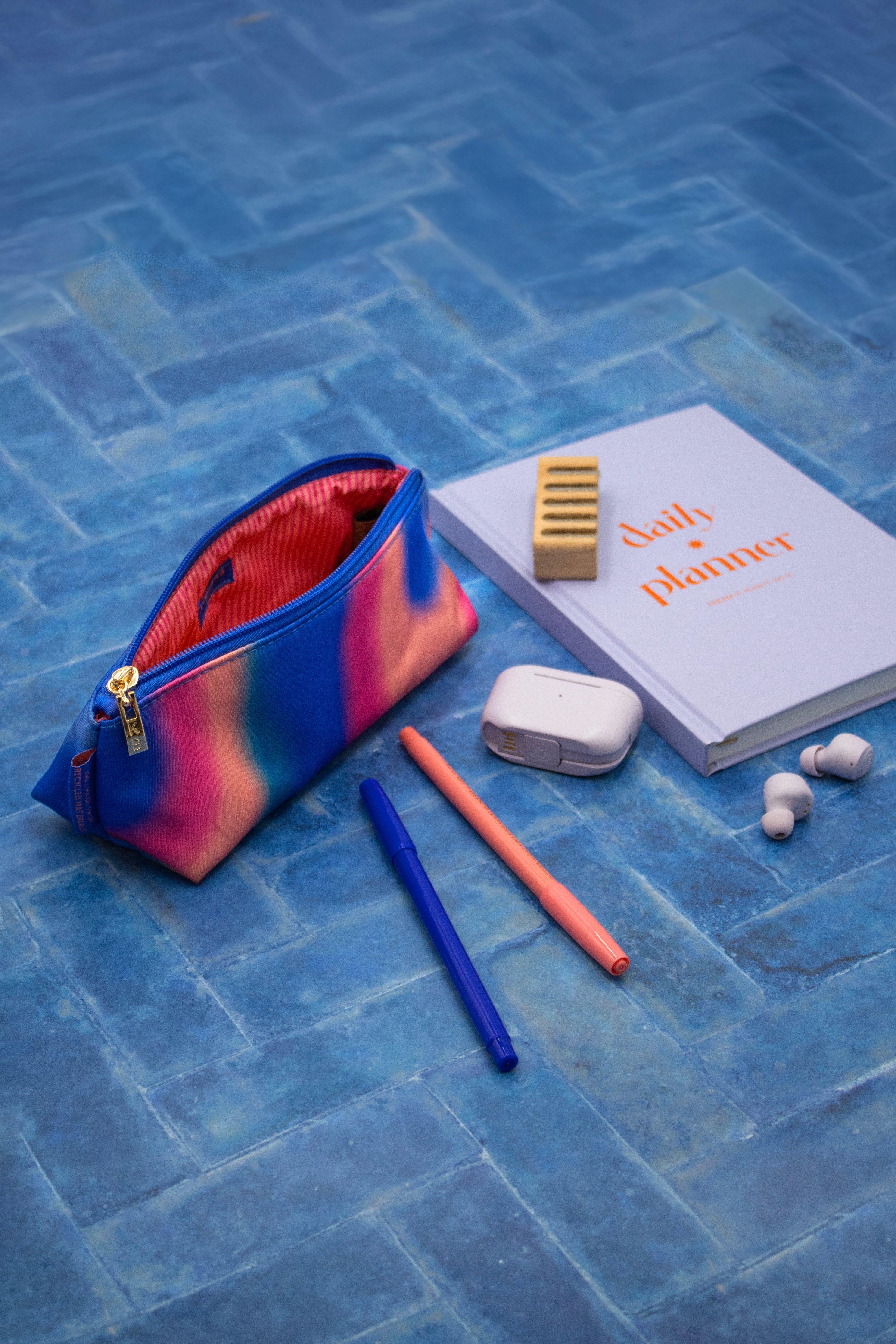 Essentials Case | Aurora