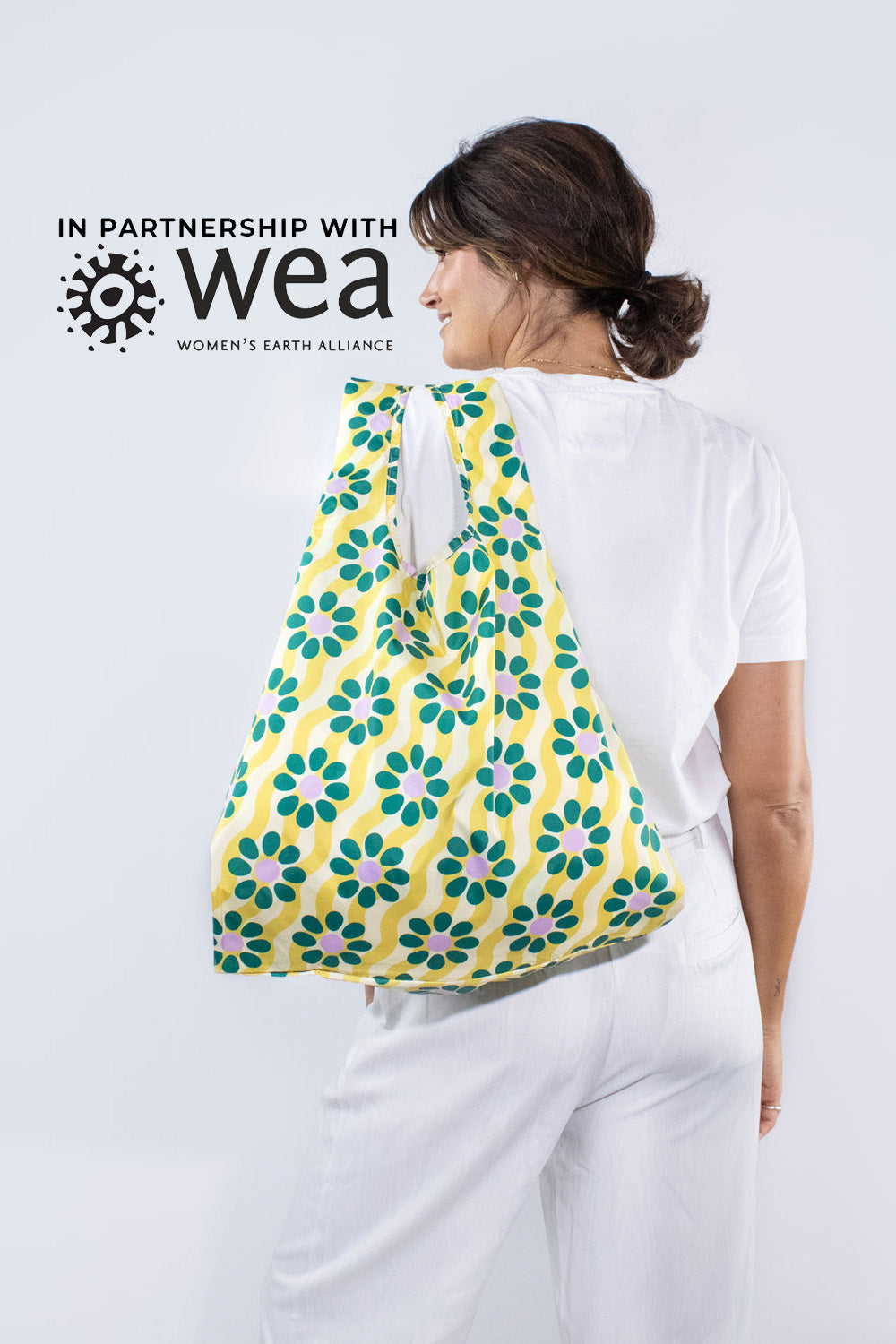 Medium Wavy Daisy Tote Medium Wavy Daisy Tote
