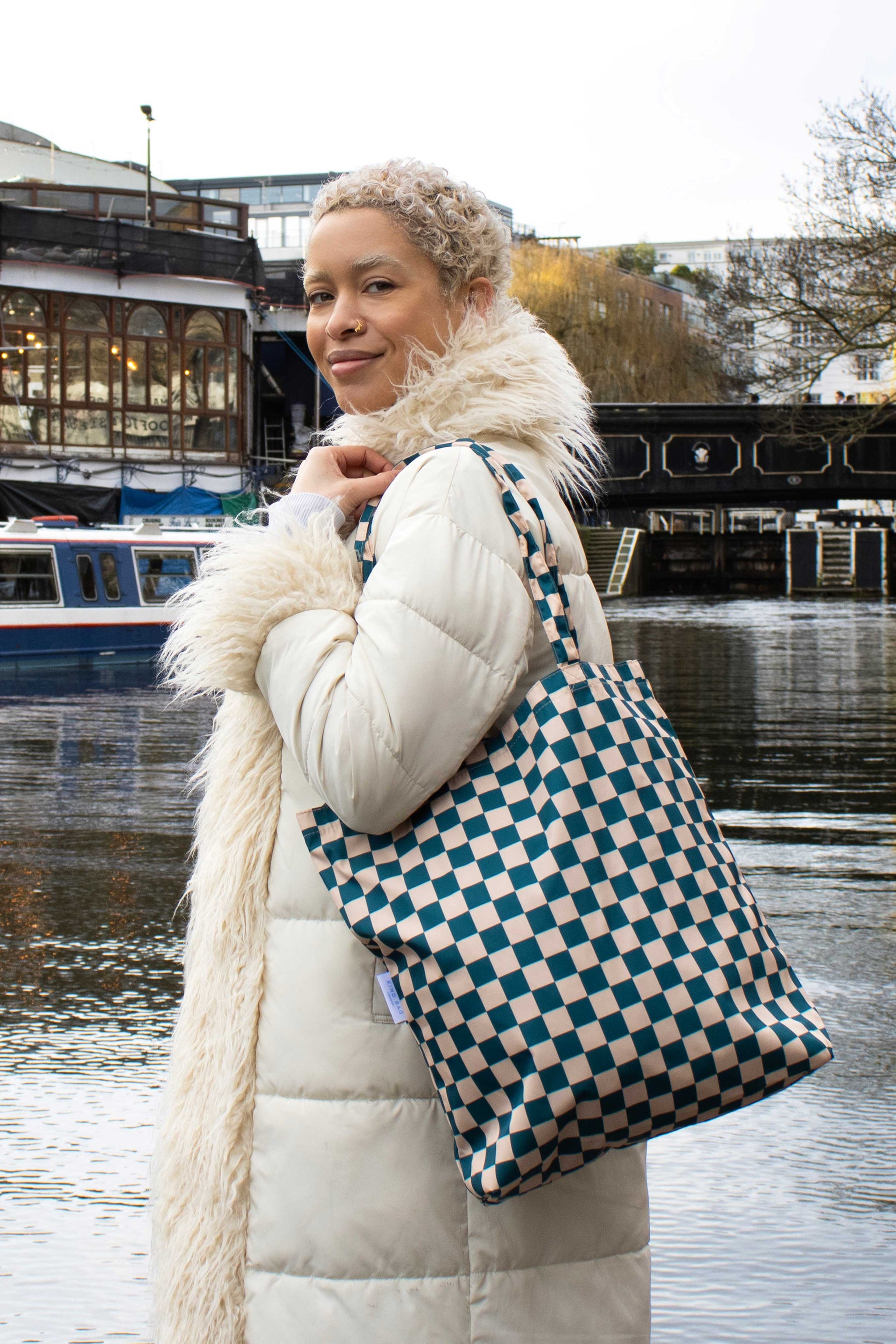 Checkered tote bag store